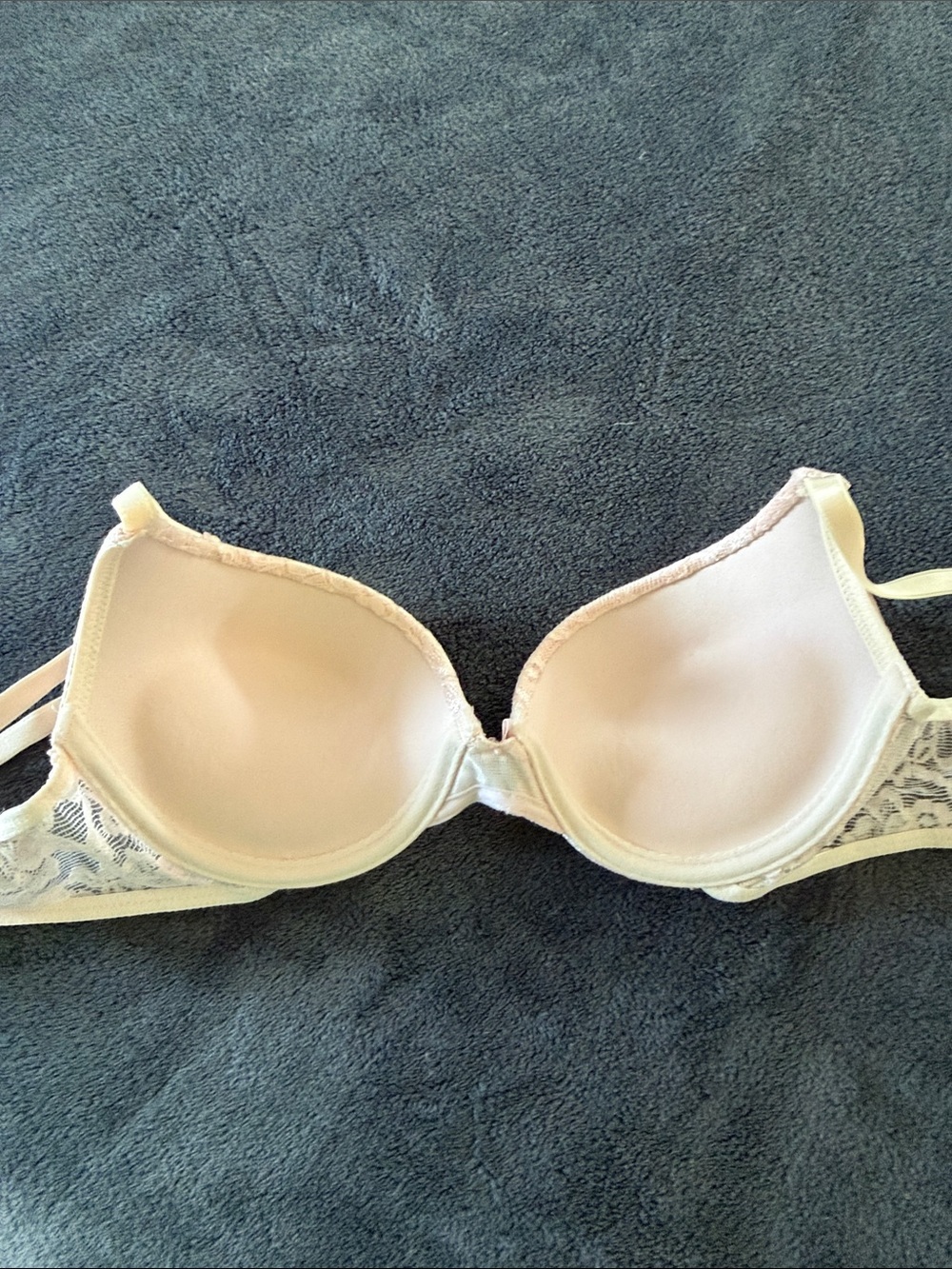 Victoria’s Secret Lace Push-Up Bra - Light Pink - Picture 6 of 6